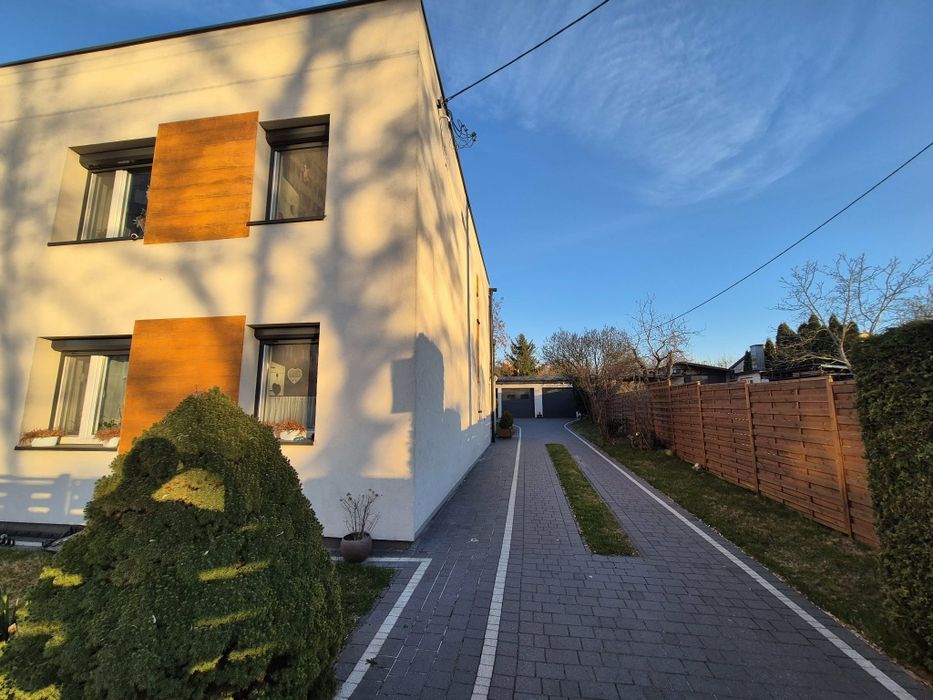 Sprzedam dom  z garażem 3 stanowiskowym