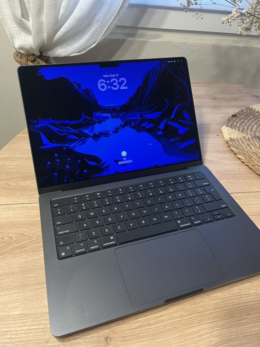 Apple MacBook Pro M3 Pro | 18 GB | 512 GB SSD | Space Gray | Bateria 92%