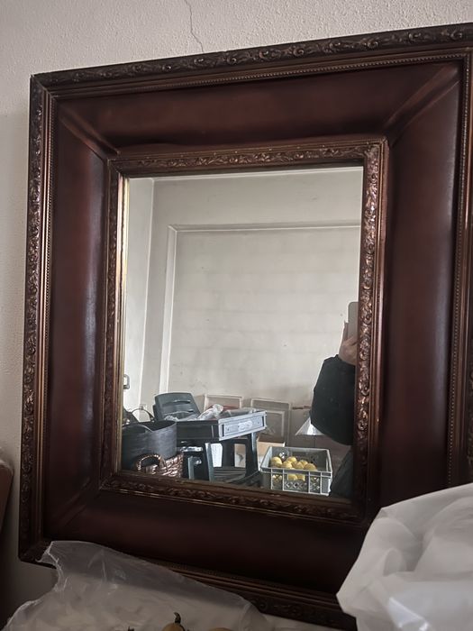 Espelho muito antigo estofado