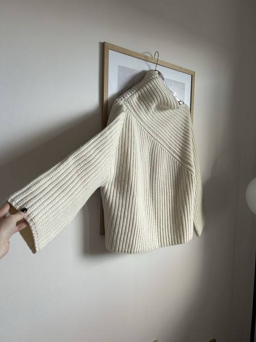 Sweter kremowy Zara wełniany rozmiar S wełna