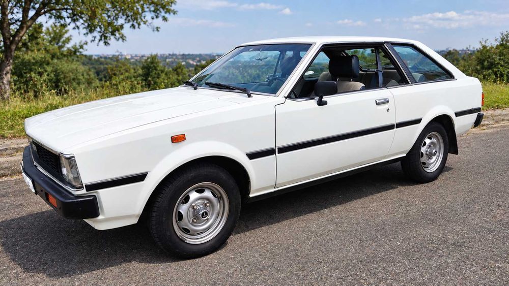 TOYOTA COROLA LIFTBACK DX COUPÉ 1.3 (KE70) Carro clássico 1981