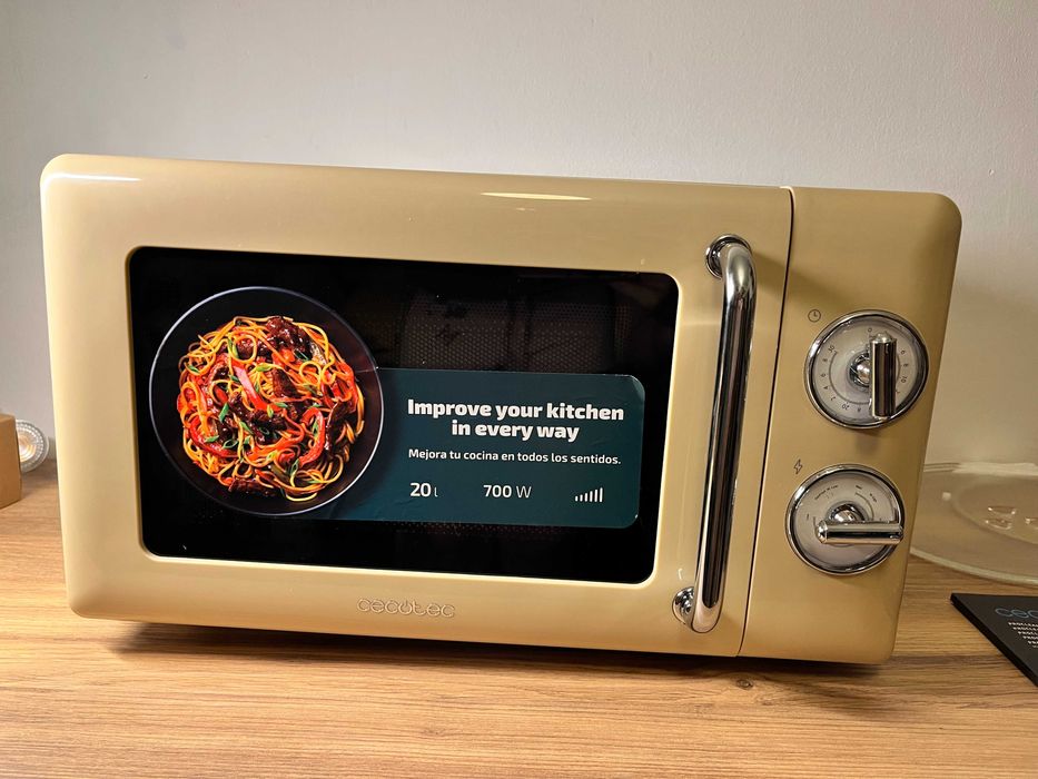 Mikrofalówka Cecotec Proclean 3010 Retro, 20 L, 700 W, Nowa z defektem