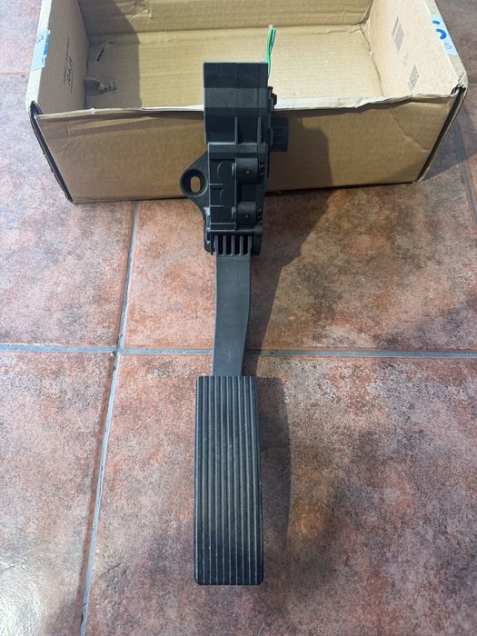 Pedal acelerador mercedes