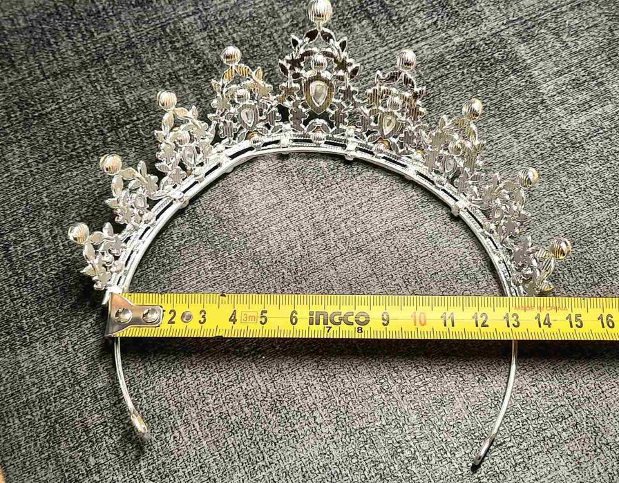 Весільна або на випускний вечір корона діадема тіара дуже красива!