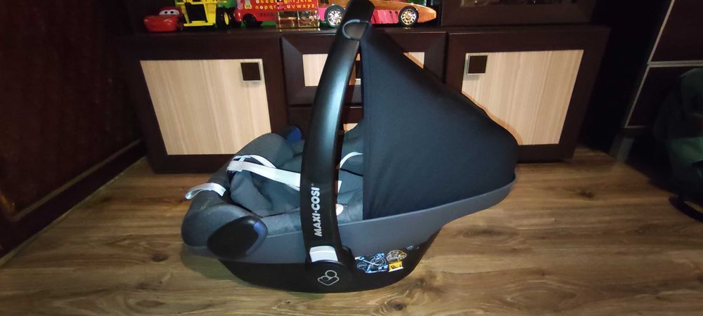 Fotelik Maxi Cosi.