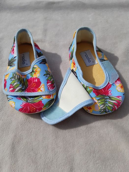 Капці для дівчинки