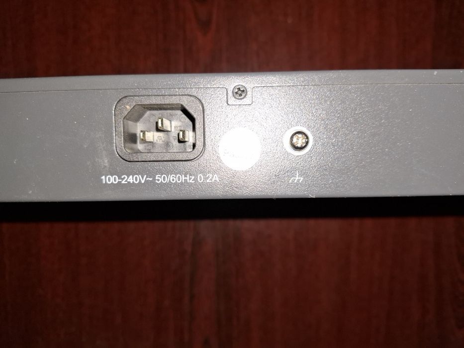 Switch 8 portowy tp link