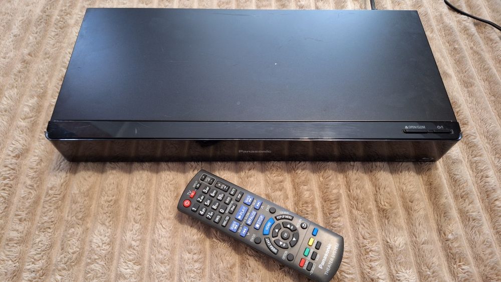 Bluray Panasonic DMR-BCT740 HDD 500GB , USB , SD , Pilot , USZKODZONY ! NIE WCZYTUJE PŁYT !!