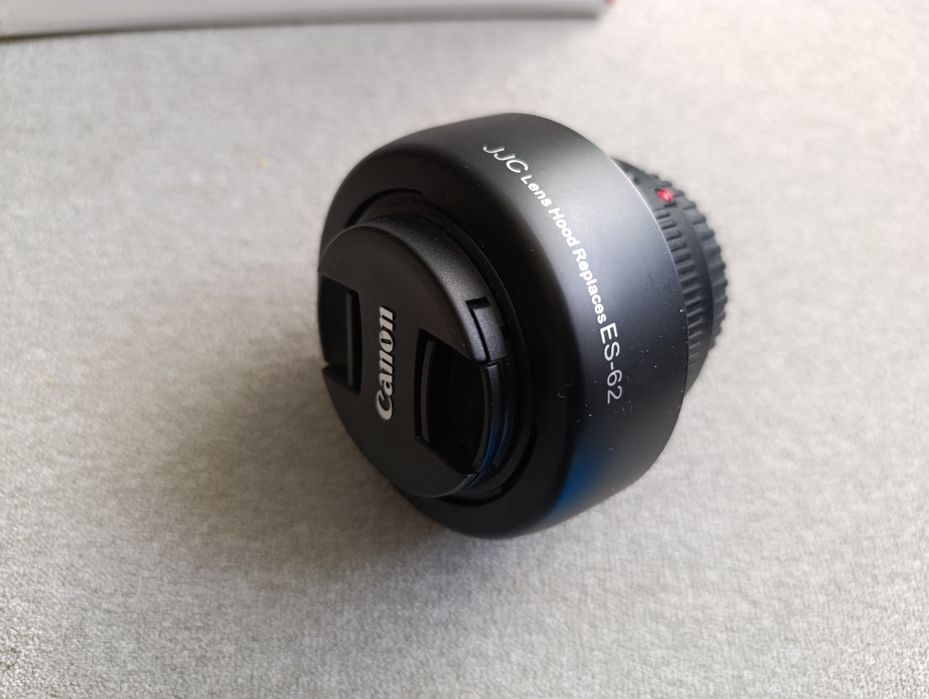 Зеркальный фотоаппарат Canon EOS 550D