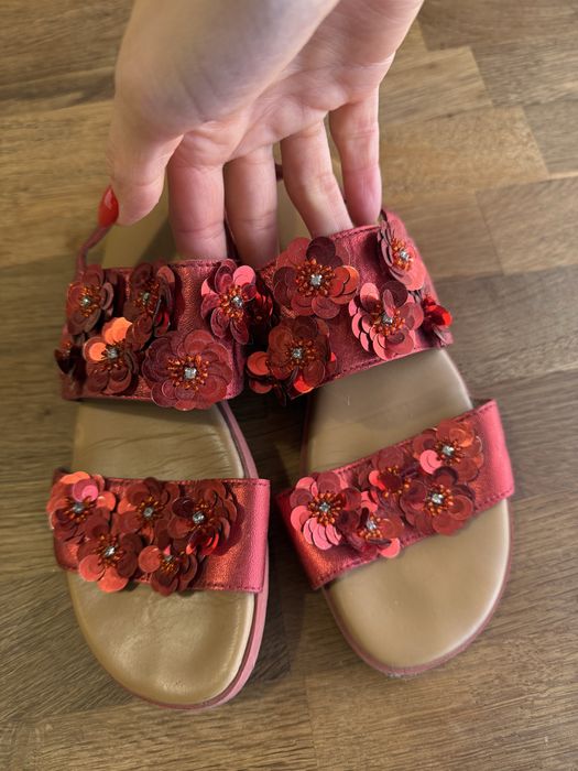 Sandalias em pele com lentejoulas Eureka