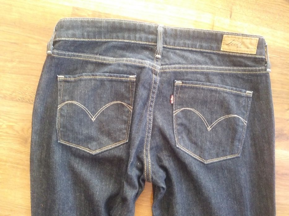 Spodnie levis roz 28
