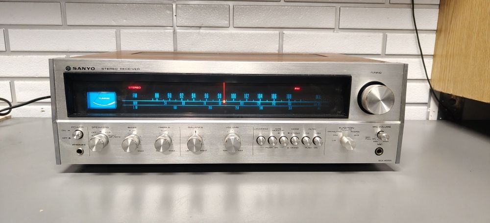 Amplituner SANYO DCX-4000L. Vintage