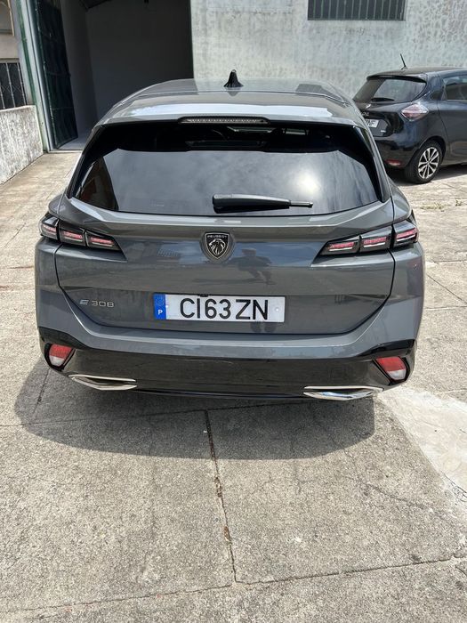 Peugeot e-308