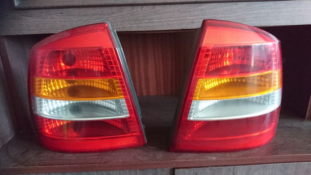 Lampa tylna Opel Astra II