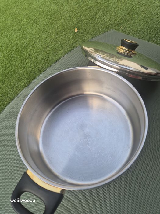 Caçarola Inox Silampos 24cm com tampo por placa  vitrocéramica, gaz. Excellente  estado.Entrego mão.