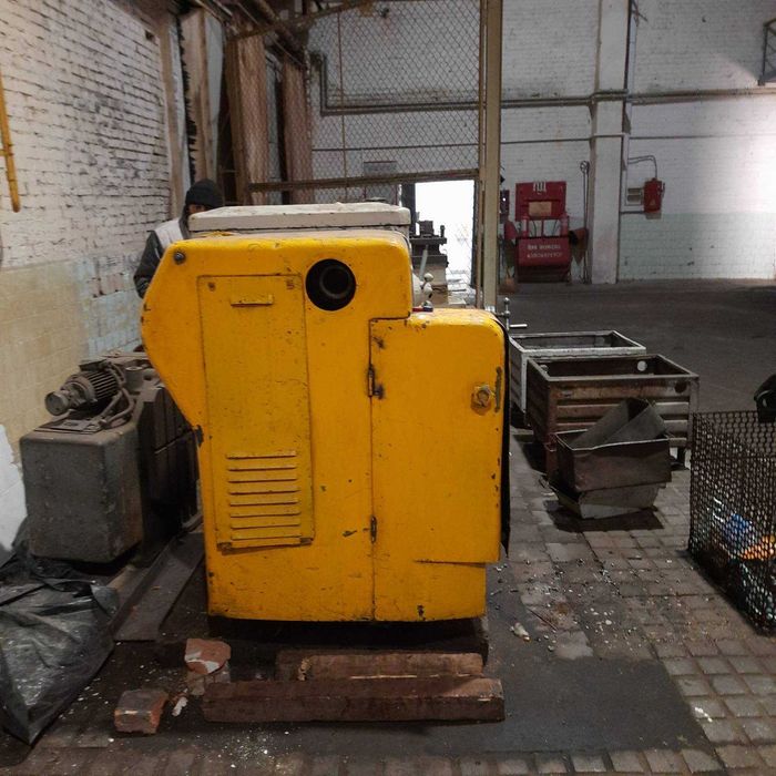 Продам верстат токарно гвинторізний 1М63