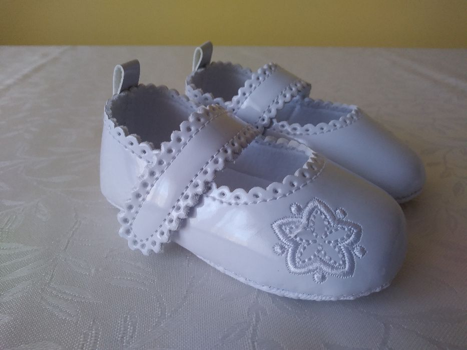 Buty na chrzest COCCODRILLO rozmiar 16 - wkładka 11 cm