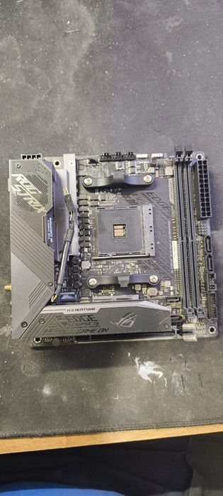 Płyta główna Asus ROG Strix X570-i Gaming Mini Itx