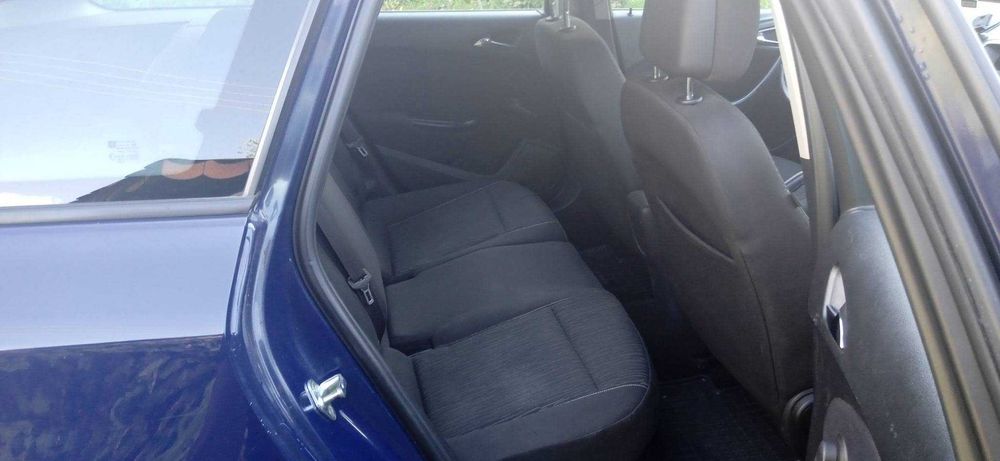 Sprzedam Opel astra J 2013