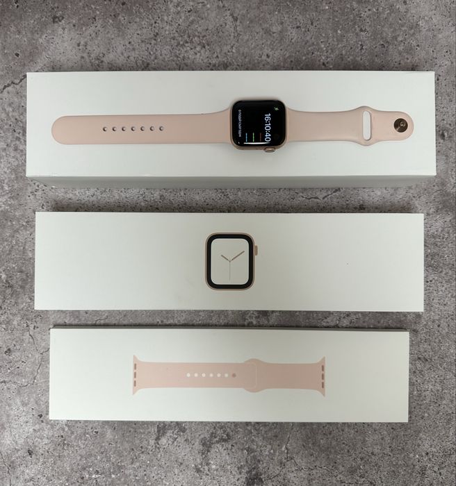 Apple watch 4 40 мм aluminium gold комплект