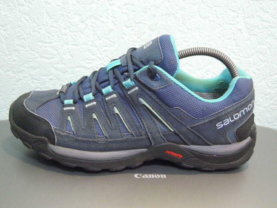 Трекинговые кроссовки Salomon