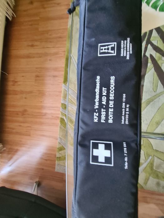 Apteczka samochodowa BMW