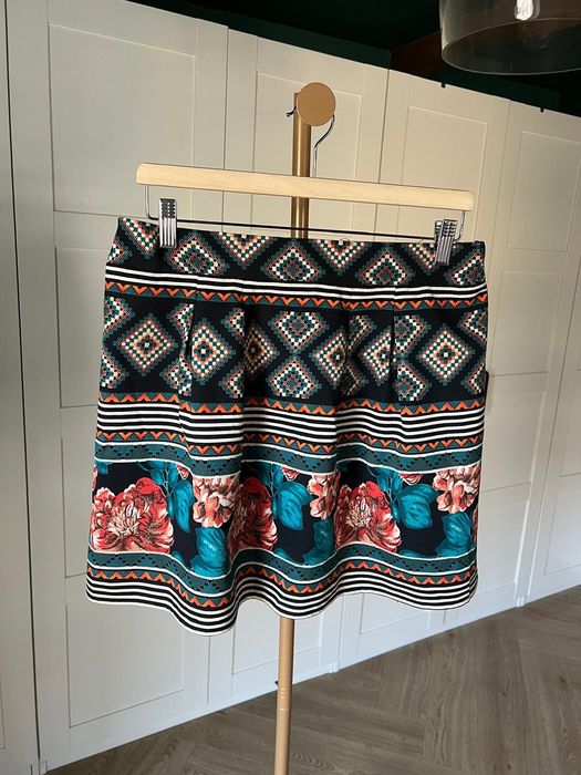 Spódniczka mini w kwiaty rozmiar 40 L marki Promod