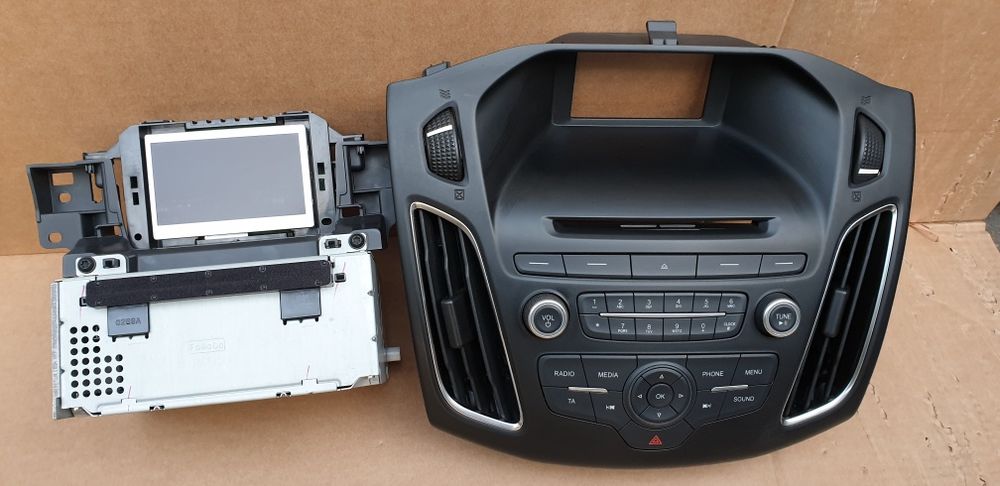 Radio wyświetlacz komplet Ford Focus Mk3 lift F1BT-18C815-GH