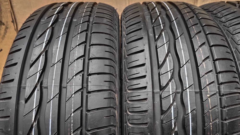 Шини 205/55R17.  Bridgestone. нові