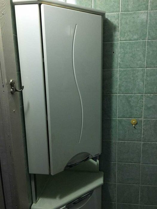 Угловая шкафчик в ванную