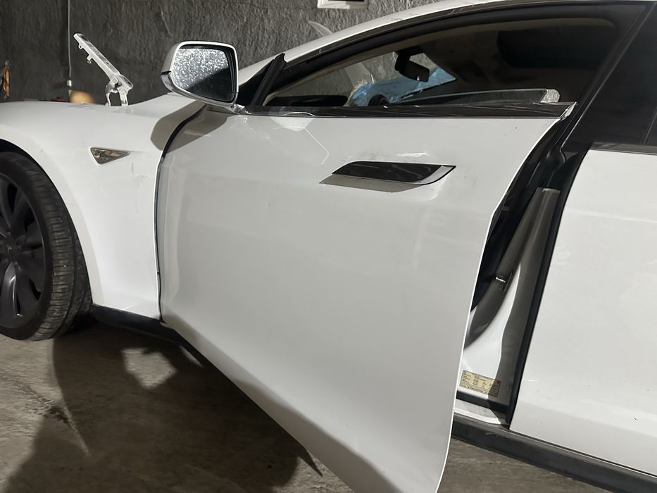 Двері, ручка. Tesla model S, Двери Тесла S