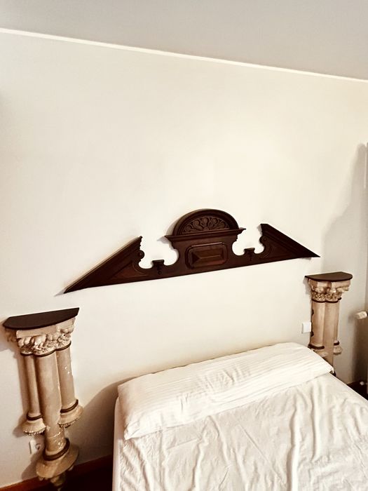 Mesas de cabeceira e cabeceira cama