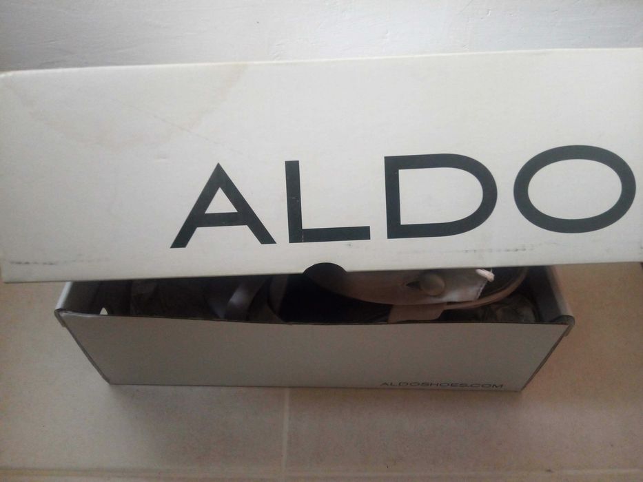 Sapatos de Senhora Aldo, Zara e Azarey Tamanho 40