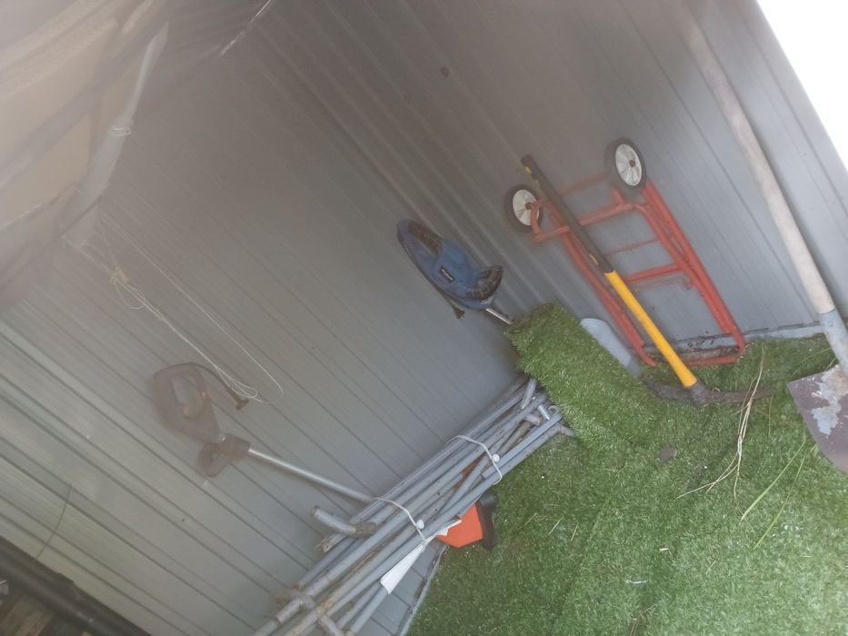 Abrigo jardim e de ferramentas com base/apoio