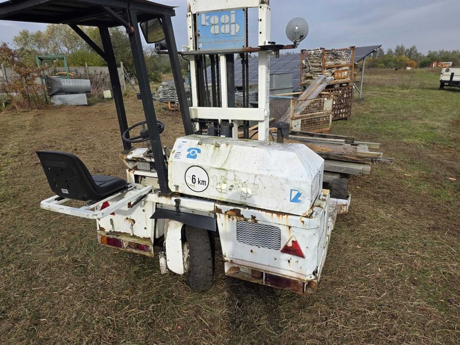 Wózek widłowy podwieszany