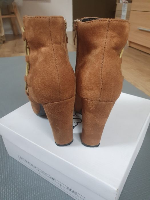 Botki na obcasie rozmiar 36