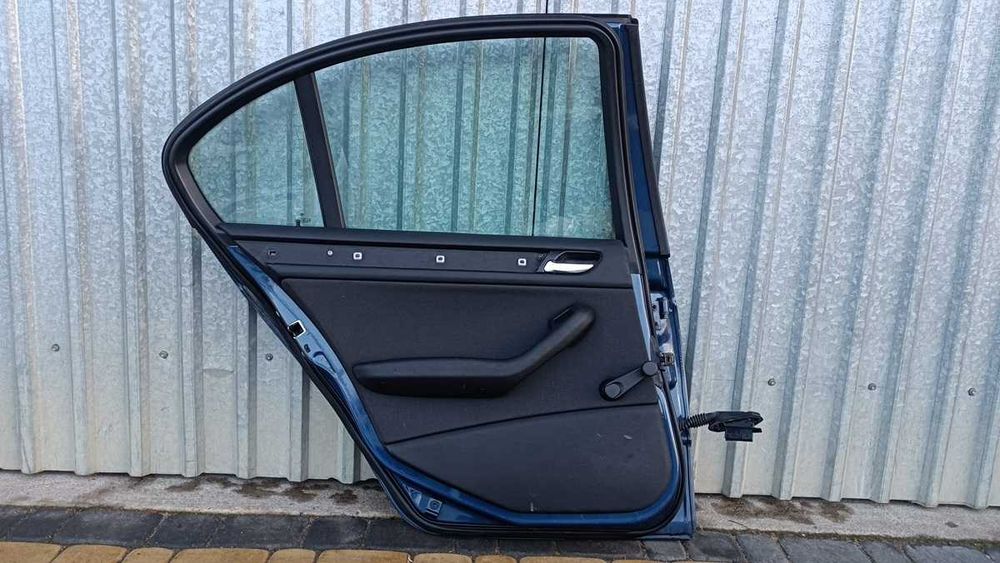 Kompletne drzwi lewe tylne BMW E46 sedan kolor TOPASBLAU 364/5