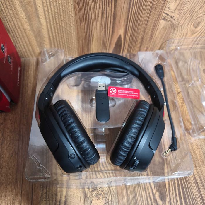 Безпровідні наушники HyperX Cloud Flight