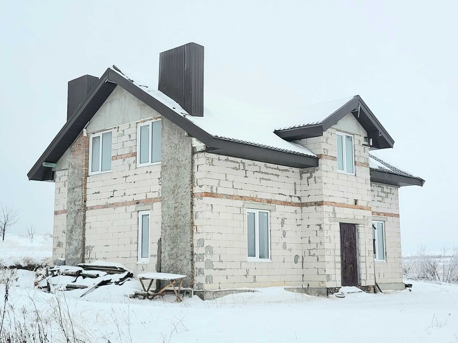 Продамо добротний  будинок біля Луцька