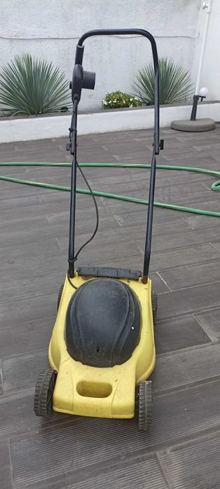 Corta-relva elétrico