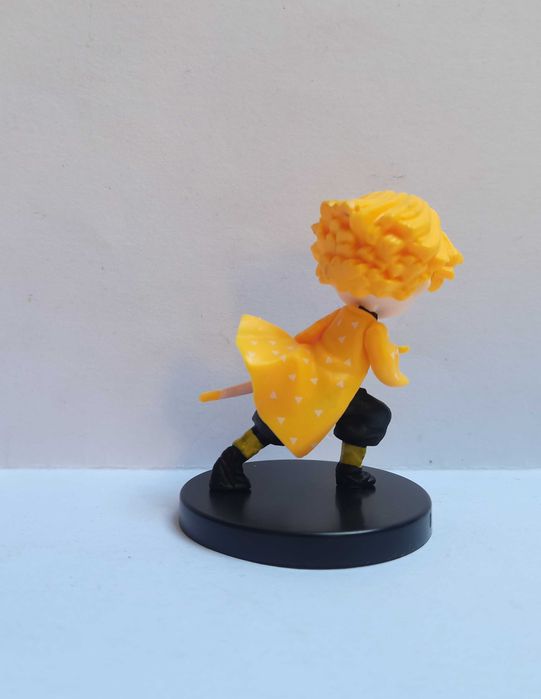 Urocza mini figurka: Zenitsu Agatsuma (anime Demon Slayer)