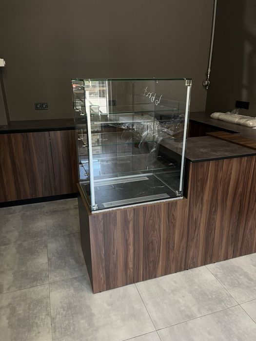 Барный холодильник Витрина для десертов Куб Умка Рэтро Морозилка