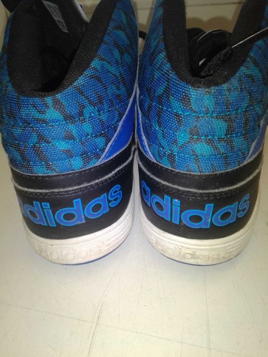 кроссовки в хорошем состоянии  за приемлемую цену