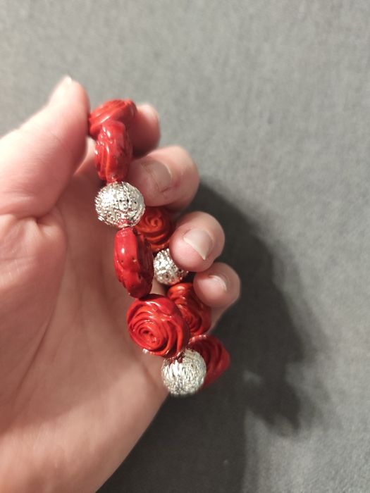 Handmade bransoletka na gumce róże