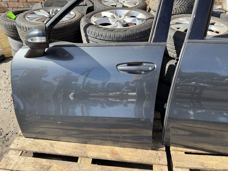 Двері дверь Citroen C4 Grand Picasso 2 2014-2018 код фарби KTPD