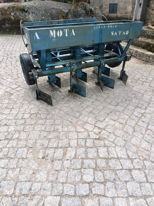 Semeador de batatas Mota 3 linhas