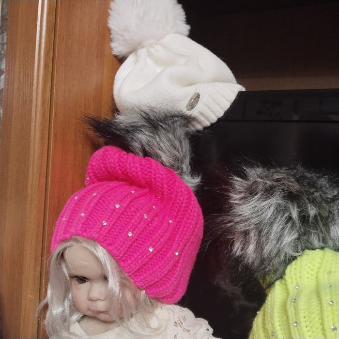 Шапка  дівчина .