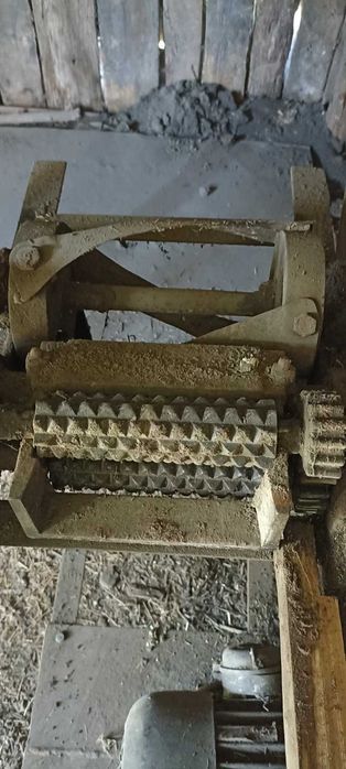 Продам січкарню з електро двигуном
