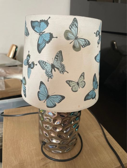 Lampka nocna w motyle