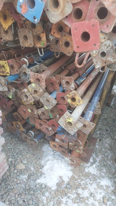 Stemple Metalowe Budowlane Podpory Transport